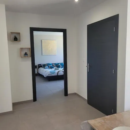 Paisible Avec Et Climatisation A - Fr-1-489-476 * Couzon